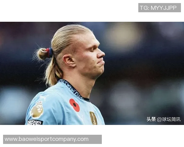 哈兰德错失绝佳机会左脚推射被大马丁轻松扑住 哈兰德错失绝佳机会左脚推射被大马丁轻松扑住