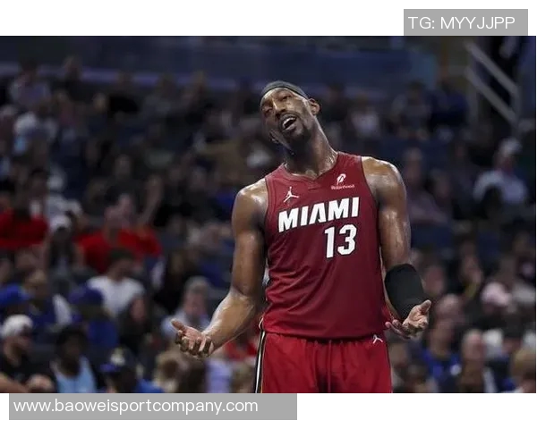 热火队阿德巴约因左脚受伤提前离场本场比赛能否复出尚未确定