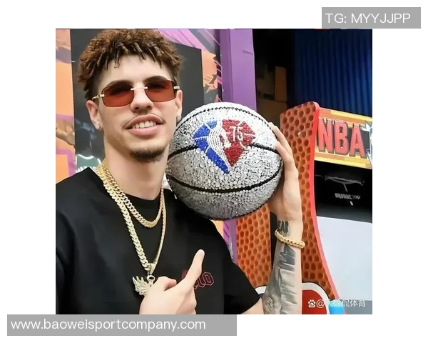 路威谈选择快船原因：家庭是首要考虑希望陪伴妻子和观看儿子比赛