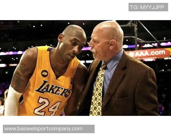 科比曾为了解水刑的极限而亲身尝试训练师揭秘他的勇敢与执着