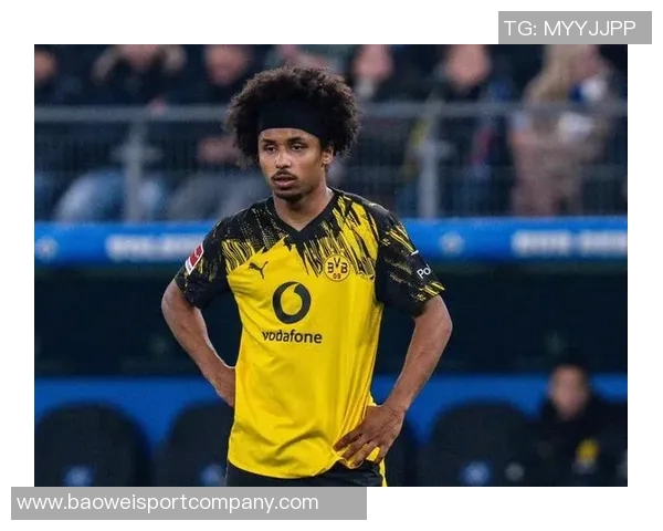 阿德耶米在多特遭遇困境曼联与其经纪人门德斯展开接触