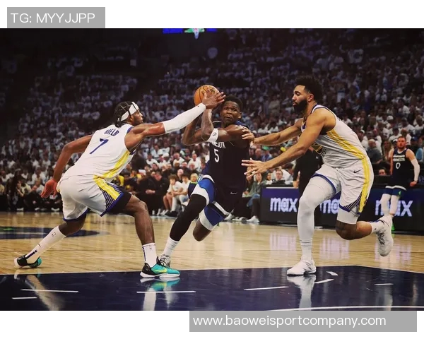 森林狼官方庆祝兰德尔生涯总得分突破14000分的重要时刻