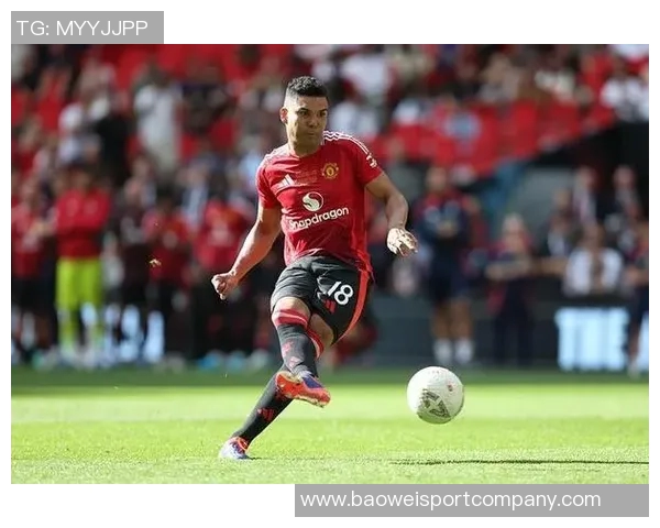 曼联寻求前锋补强但未必会追求巴萨旧将罗克