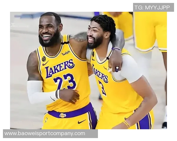 湖绿大战首发阵容揭晓詹姆斯缺席里夫斯八村塁携手对抗杰伦布朗与怀特